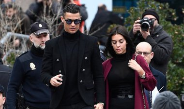 বিয়ে না করেই ৪ সন্তানের বাবা, বান্ধবীর সঙ্গে বিচ্ছেদের পথে রোনালদো