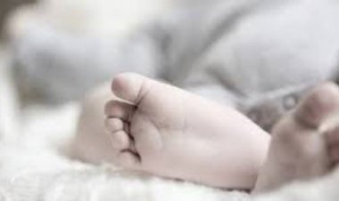 গলায় লিচুর বিচি আটকে প্রাণ গেল শিশুর