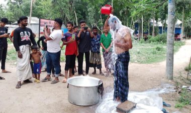 ১৩ বছর সংসারের পর বিচ্ছেদ, এক মণ দুধ দিয়ে স্বামীর গোসল