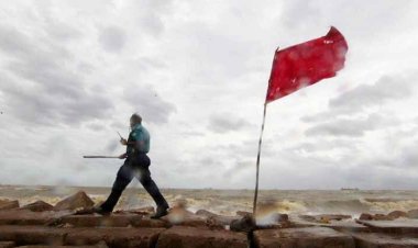 শনিবার সন্ধ্যায় উপকূলে আঘাত হানতে পারে ঘূর্ণিঝড়ের অগ্রভাগ