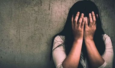 গোসলের দৃশ্য ছড়ানোর ভয় দেখিয়ে ছোট ভাইয়ের স্ত্রীকে ধর্ষণ