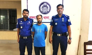 লালমোহনে মাইক্রোবাসের ধাক্কায় চিকিৎসক নিহত, অভিযুক্ত চালক গ্রেফতার