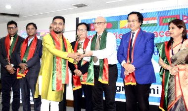 লালমোহনের সবুজ পেলেন ‘ইন্টারন্যাশনাল পিস অ্যাওয়ার্ড’