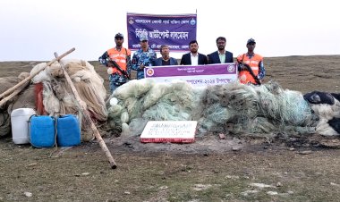 লালমোহনে ৬১ লাখ টাকার অবৈধ জাল আগুনে পুড়িয়ে ধ্বংস