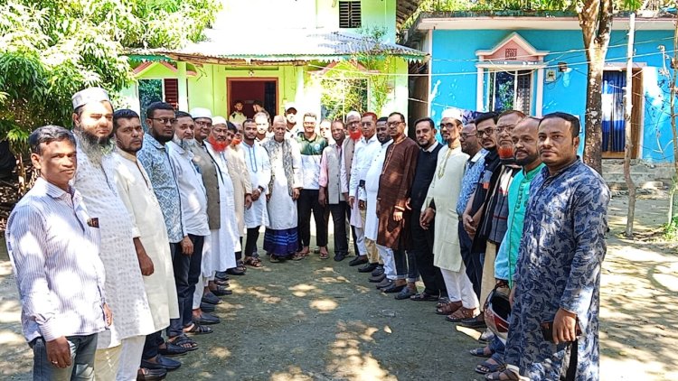 লালমোহনে অসুস্থ প্রধান শিক্ষকের পাশে মাধ্যমিক শিক্ষক সমিতি