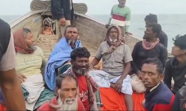 লালমোহনে সমূদ্রে মাছ ধরতে গিয়ে নিখোঁজ ১৩ জেলের সন্ধান মিলেছে ভারতে  ২০ দিন পর ইমোতে ফোন