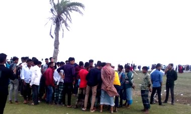 লালমোহনের মেঘনায় মনজুড়ায় দর্শনার্থীদের