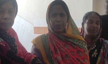 কামড় দেওয়া সাপ নিয়ে হাসপাতালে গৃহবধূ