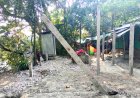 লালমোহনে সরকারি আবাসনের ঘর ভাঙারি মালামাল হিসেবে বিক্রি