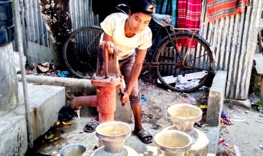 লালমোহনের নাঈমের কলস ভর্তি পানিতে তৃষ্ণা মিটে মানুষের