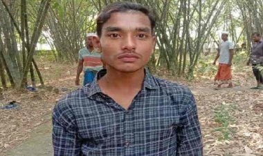 বাবার লাশ দাফন শেষেই পরীক্ষার টেবিলে বসলো সিয়াম