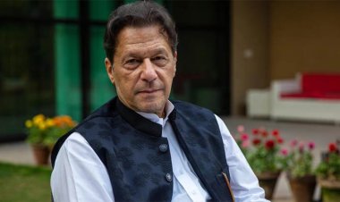 ইমরানের ঘাড়ে ১২১ মামলা