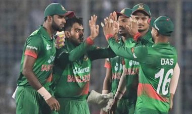 শেষ বলের রুদ্ধশ্বাস জয়ে সিরিজ বাংলাদেশের