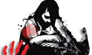 তুলে নিয়ে পাটক্ষেতে তরুণীকে গণধর্ষণ