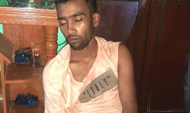 লালমোহনে জনতার হাতে চোর আটক