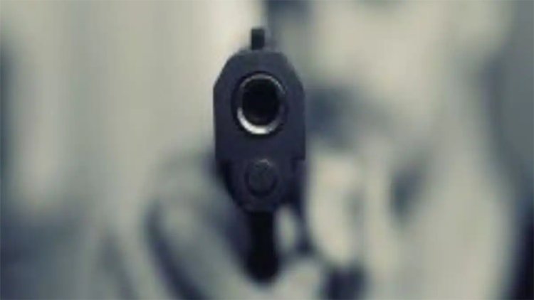 ৭ শিক্ষককে গুলি করে হত্যা