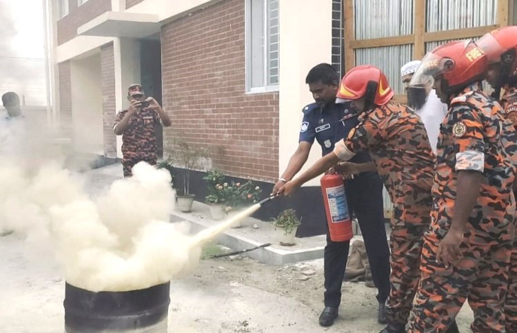 তজুমদ্দিনে অগ্নিকাণ্ডে রাষ্ট্রীয় সম্পদ রক্ষায় সচেতনতামূলক মহড়া