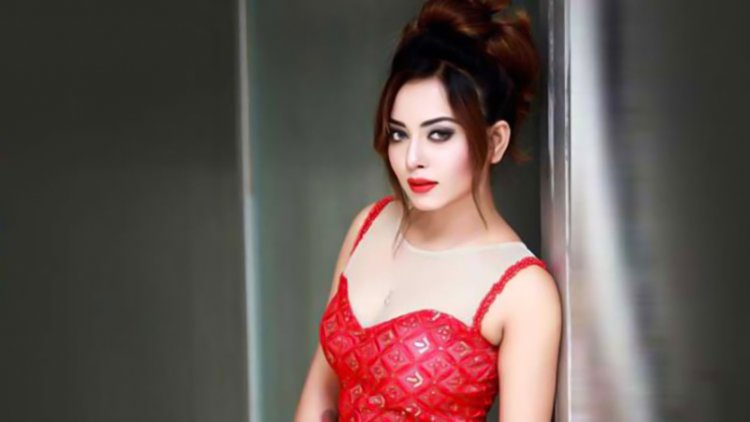নিজের সুড়ঙ্গে মন তমার