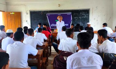 লালমোহনে ‘শিক্ষার্থীদের ভবিষ্যৎ স্বপ্ন’ নিয়ে মুক্ত আলোচনা