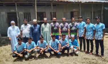 বাংলা বাজার মাহমুদিয়া দাখিল মাদ্রাসায় ফুটবল প্রতিযোগিতা শুরু