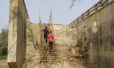 ৪ কোটি টাকার সেতুতে উঠতে লাগে মই!