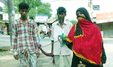 দড়িতে বেঁধে ছেলেকে নিয়ে থানায় মা