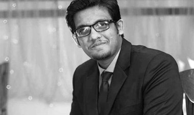 লালমোহনে সড়কে ঝরল চিকিৎসকের প্রাণ