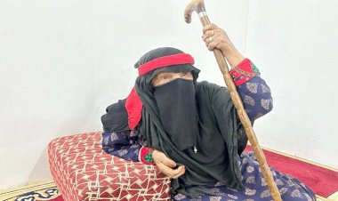 ১১০ বছরে পড়াশোনা শুরু করলেন বৃদ্ধা