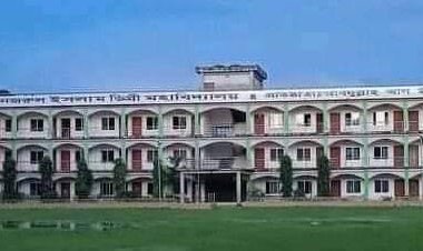 চরফ্যাশনে পরীক্ষার্থীকে হলের মধ্যে পিটিয়ে রক্তাক্ত করলেন দায়িত্বরত শিক্ষক