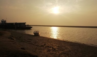 তেঁতুলিয়া নদীতে মাছ ধরা ট্রলারে ঘুমন্ত জেলেদের উপর কার্গোর ধাক্কায়  ট্রলার ডুবিতে এক জেলের মৃত্যু