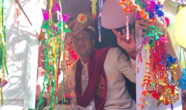 ৩২ বছর পর দাদীর ‘মানত’ রাখতে নাতির ব্যতিক্রমী বিয়ে