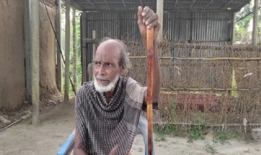 কবর খুঁড়ে মৃত্যুর অপেক্ষায় আমির আলী