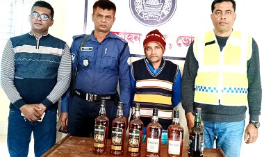 লালমোহনে বিদেশি মদসহ আটক ১