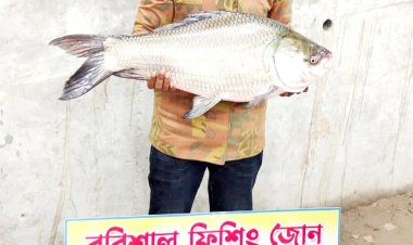 মাছ ধরে ৮ লাখ টাকার প্রাইজবন্ড জিতলেন লালমোহনের সজীব
