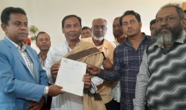 মনপুরার কলাতলী ইউপি নির্বাচনে মনোনয়নপত্র জমা দিলেন সাবেক চেয়ারম্যান আলাউদ্দিন