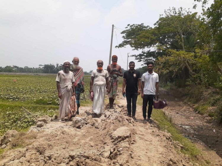 চরমানিকায় রাস্তা সংস্কার কাজের উদ্বোধন করলেন ইউপি চেয়ারম্যান রাসেল
