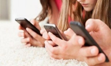 দেশের ৬৮ শতাংশ নারী ফোন ব্যবহার করেন