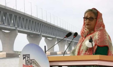 ‘ টুস করে ফেলে দেওয়া’ বক্তব্যের জন্য হাসিনার বিরুদ্ধে মামলা