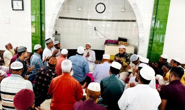 মেজর (অব.) হাফিজ উদ্দিনের সহধর্মিণীর সুস্থতা কামনায় লালমোহনে দোয়া ও মিলাদ