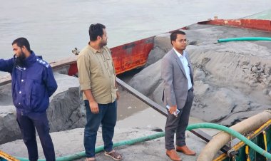 বোরহানউদ্দিনে অবৈধভাবে বালু উত্তোলনের দায়ে যুবক আটক, ড্রেজার ও বলগেট জব্দ  