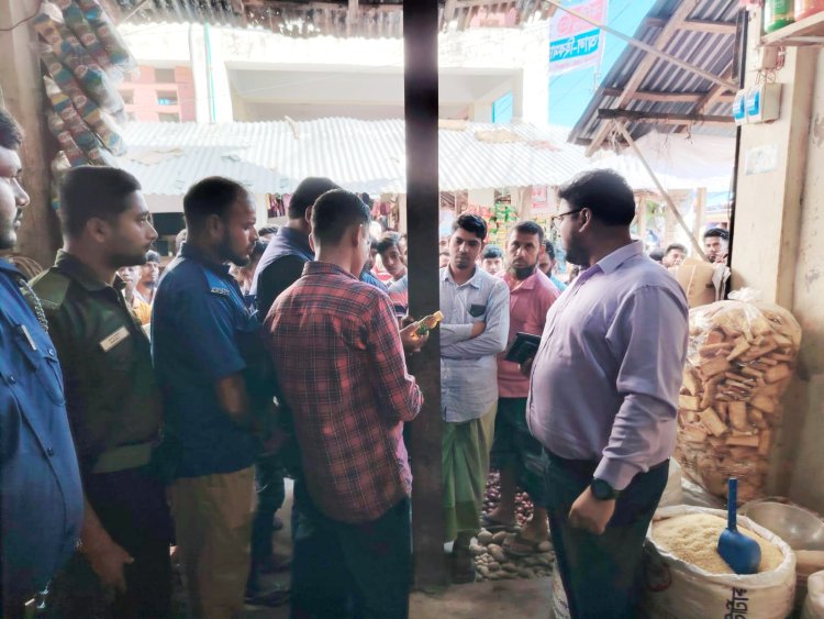 বোরহানউদ্দিনে ব্যবসাপ্রতিষ্ঠানে নিষিদ্ধ পলিথিন রাখায় অর্থদণ্ড