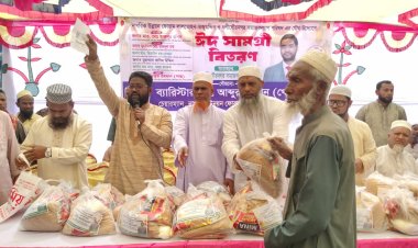 ব্যারিস্টার আব্দুর রাহমান খোকার সৌজন্যে  ধলিগৌরনগর ইউনিয়নের অসহায় ও গরিব মানুষের মাঝে ঈদ সামগ্রী বিতরণ