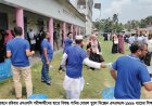 এসএসসি পরীক্ষার্থীদের মাঝে বিশুদ্ধ পানি বিতরণ  ৯৯ ব্যাচের শিক্ষার্থীদের